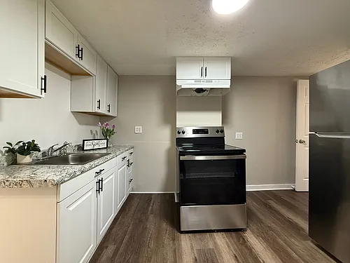 339-341 Allen St #1R Photo 1