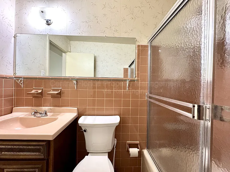 1074 Gerona Ave — Photo 14
