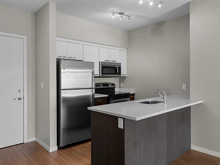 104 Mackenzie Way SW — Photo 11