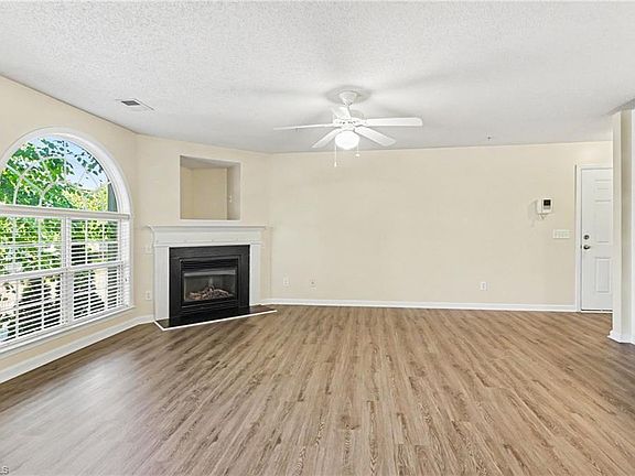 4th image of 2600 Pennoak Way APT H