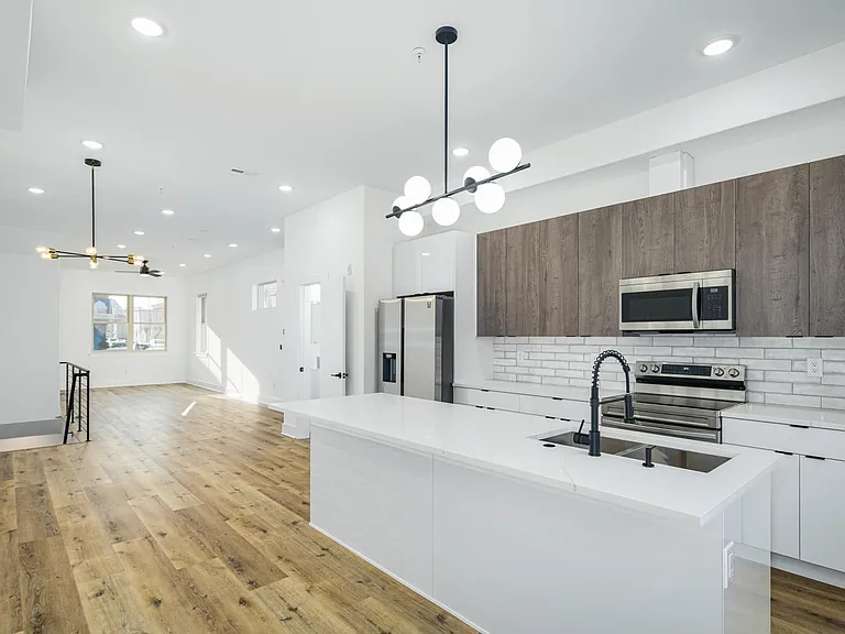1701 S 24th St #1 — Photo 7