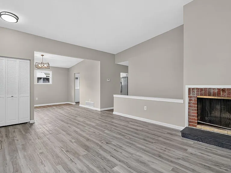8116 Scotts Level Rd — Photo 12