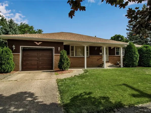 195 Aurora St, Lancaster, NY 14086