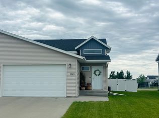 1063 Barnes Dr W, West Fargo, ND 58078