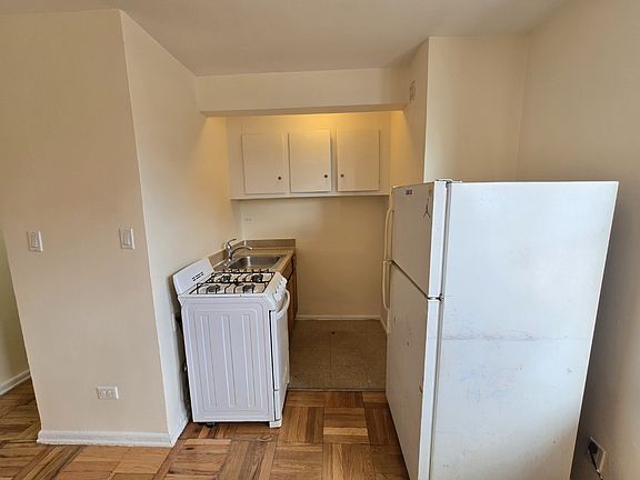 3rd image of 74-28 Woodside Ave #2E