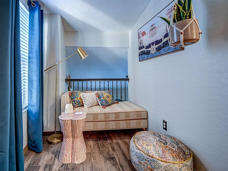426 N Alder St — Photo 34
