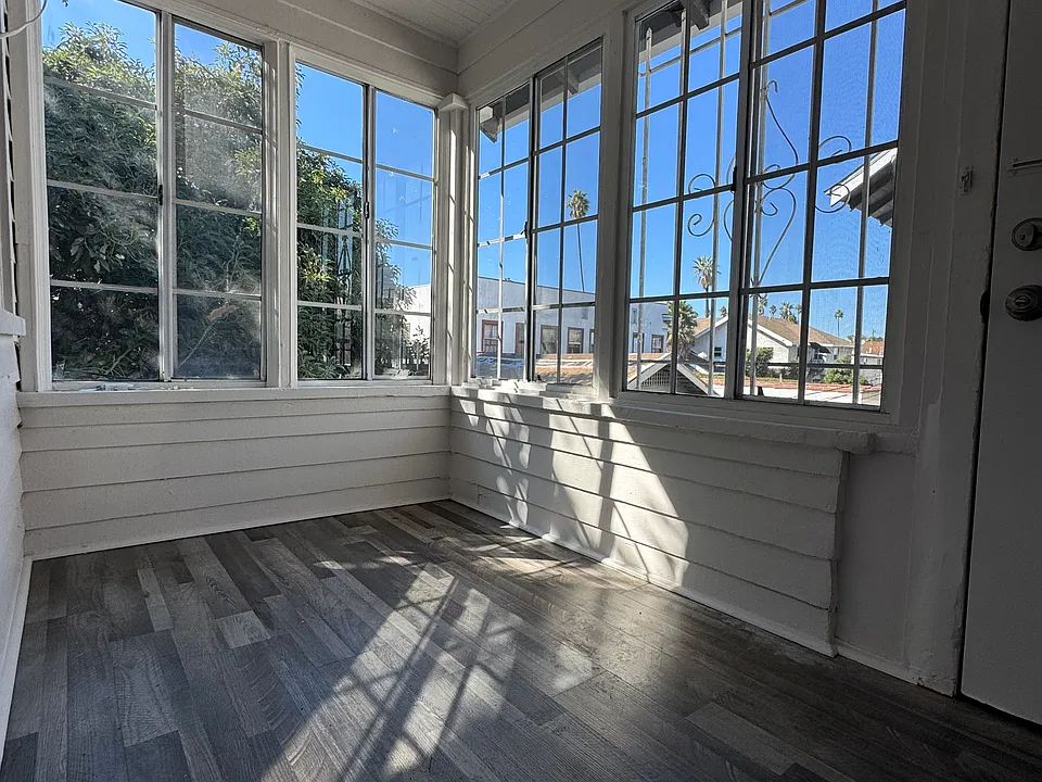 472 1/2 W 47th Pl #472-1/2