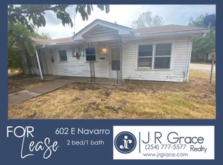 600-602 E Navarro Ave, Mart, TX 76664