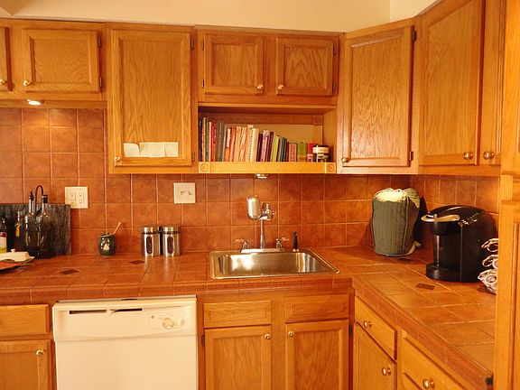 5th image of 1440 Crest Ave