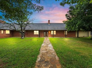 705 Club Lake Rd, Whitesboro, TX 76273