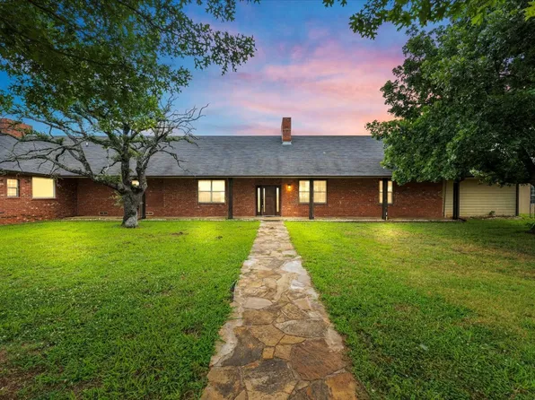 705 Club Lake Rd, Whitesboro, TX 76273
