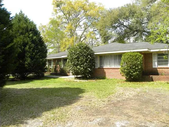2412 N Vaughan Dr, Mobile, AL 36605