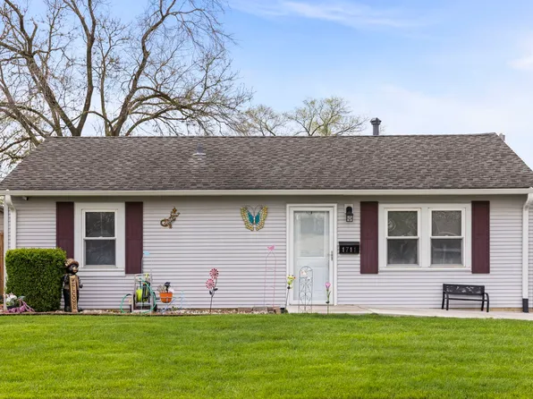 1711 Hosmer Ln, Crest Hill, IL 60403