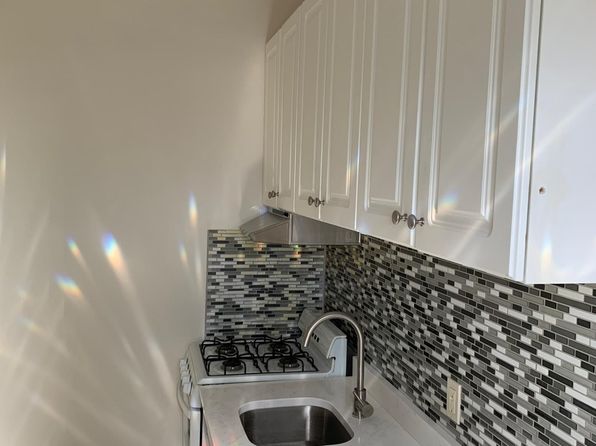 258 W Post Rd APT 1G