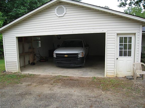5th image of 1055 Zack Dr