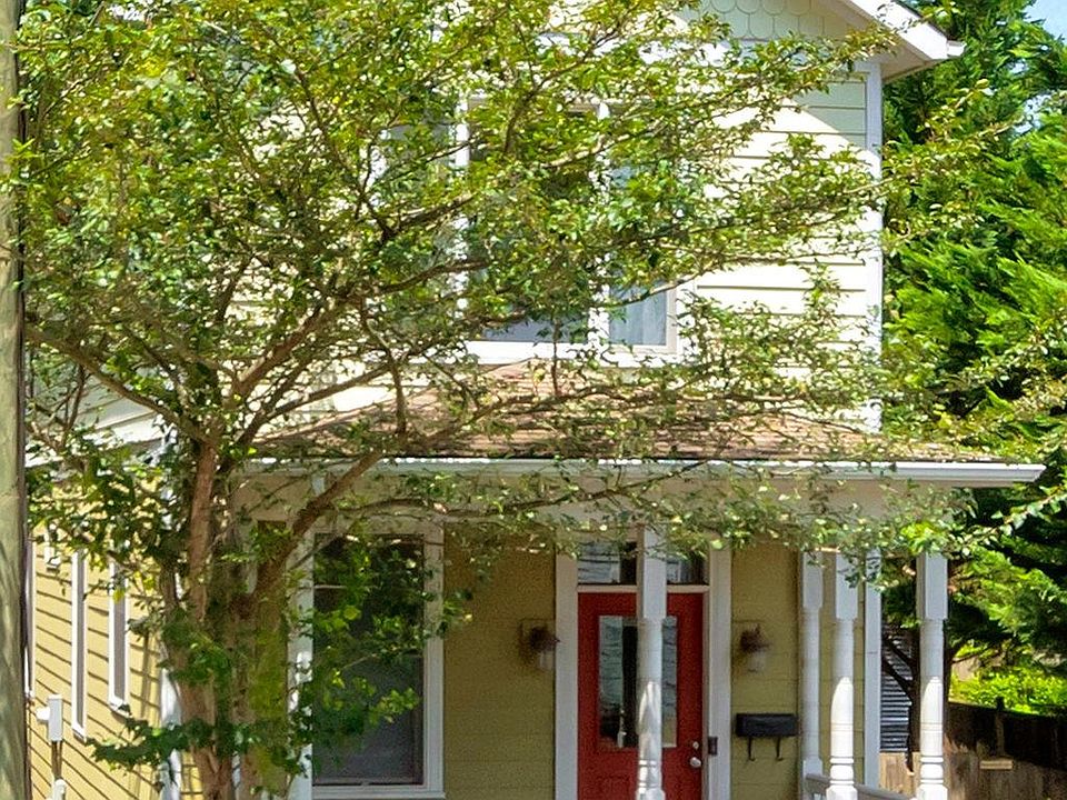 Front of 225 10th Street