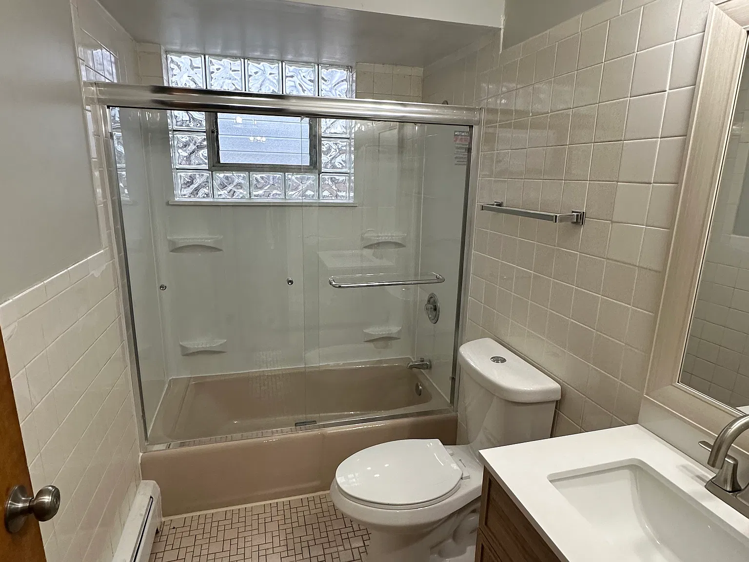 2 bed, 900 sqft, $1,250 — Photo 3