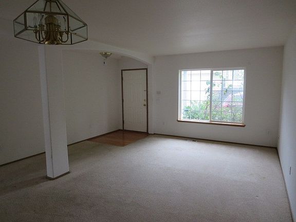 4th image of 9001 S M St