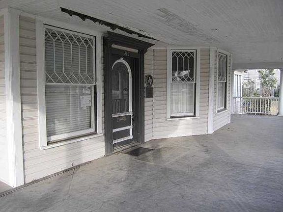 3rd image of 812 Pine Ave