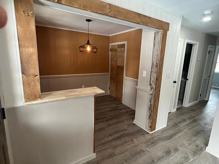 526 Broad Hollow Rd — Photo 5