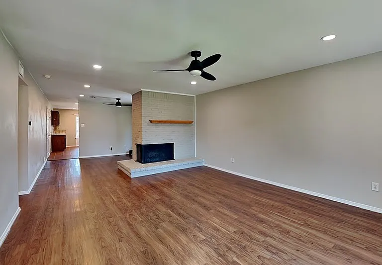 3100 Fairgate Dr — Photo 3