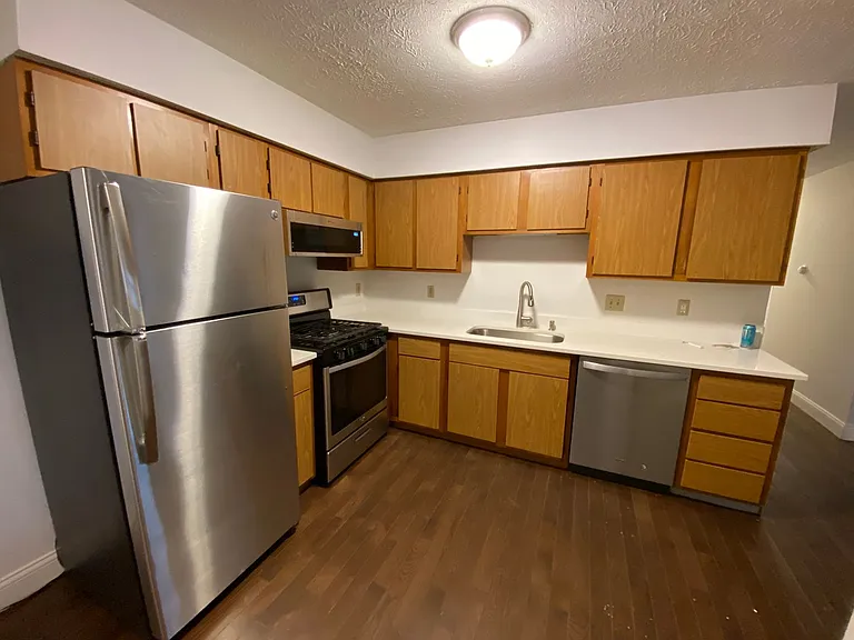 Chittenden Ave 76 MLR — Photo 37