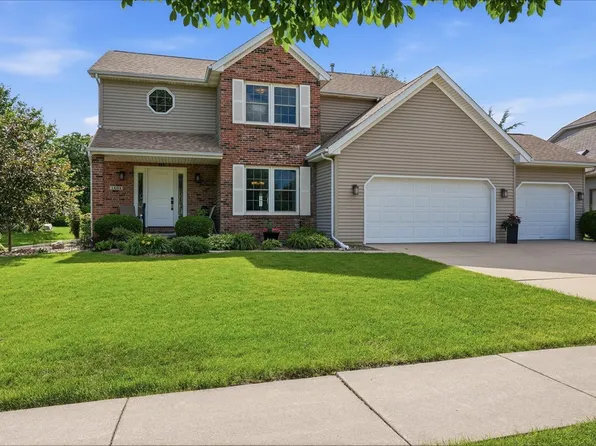 1404 Broad Creek Rd, Bloomington, IL 61704