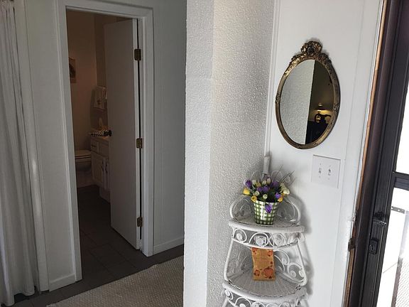 3rd image of 49 Wilshire Heights Dr