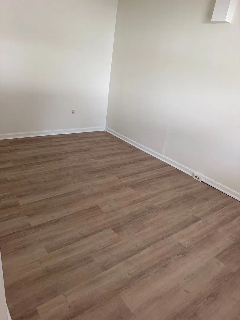 West Carroll Apartments - 16 Pennsylvania Ave. — Photo 3