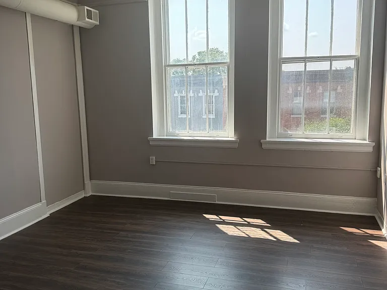 Peabody Apartments — Photo 3