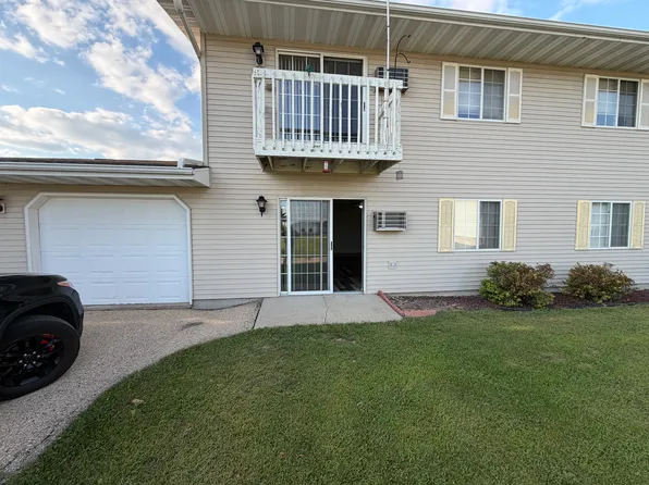 480 S Fairfield Ave APT 2, Juneau, WI 53039