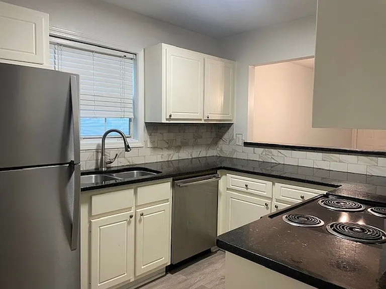 32 Huntsfield Dr #B — Photo 17