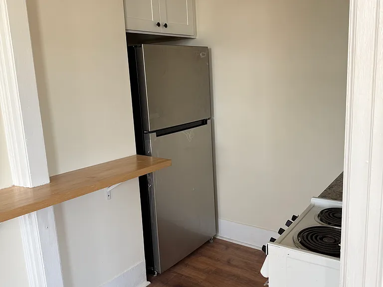 527 Northampton St — Photo 2