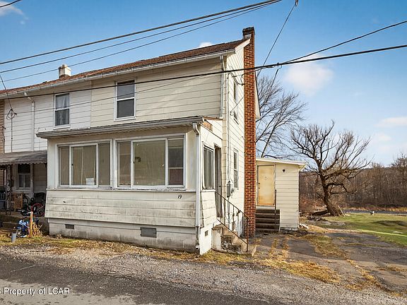 3rd image of 212 Ebervale Rd