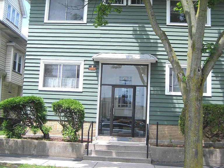 35 Probert St #7 — Photo 1