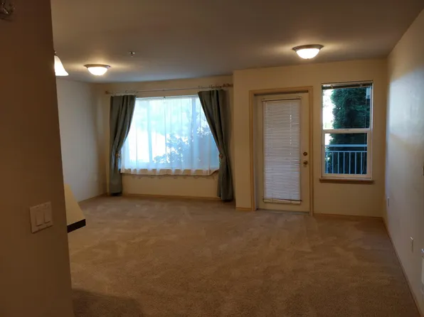 10931 124th Ave NE APT 103, Kirkland, WA 98033