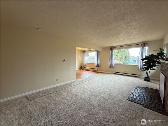 2nd image of 814 W 11th Street
