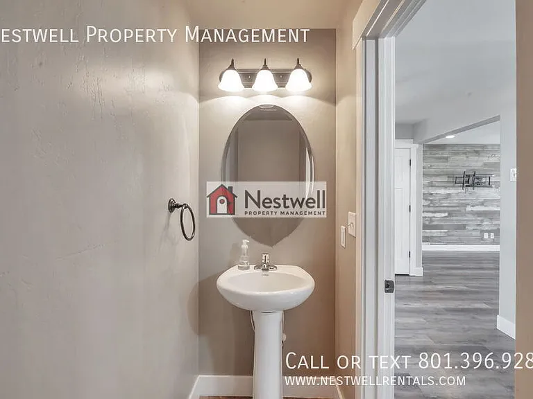 35 E Water Ln — Photo 23