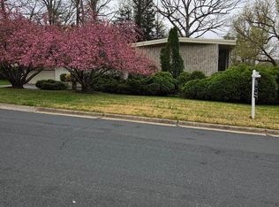 7146 River Rd, Bethesda, MD 20817