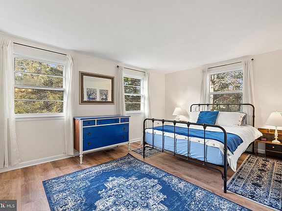 5th image of 59B Elm St
