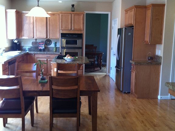 Kitchen, Dinette