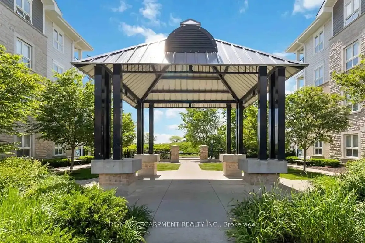 2 bed, $2,550 — Photo 2