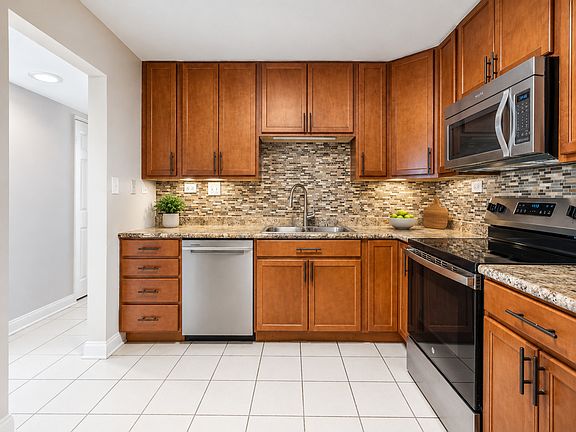 4th image of 375 Plum Creek Dr APT 312