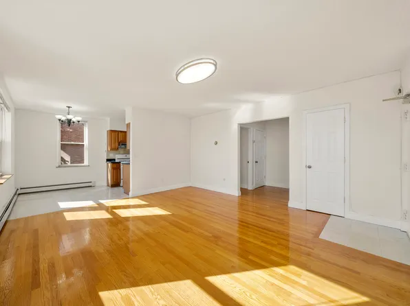 280 Undercliff Avenue image 11 of 23