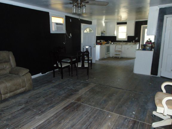 3rd image of 320 County Road 150