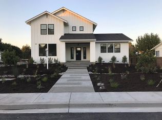 220 Newcomb St, Sonoma, CA 95476