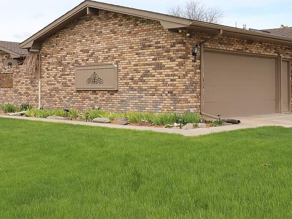 3rd image of 3136 Primrose Dr