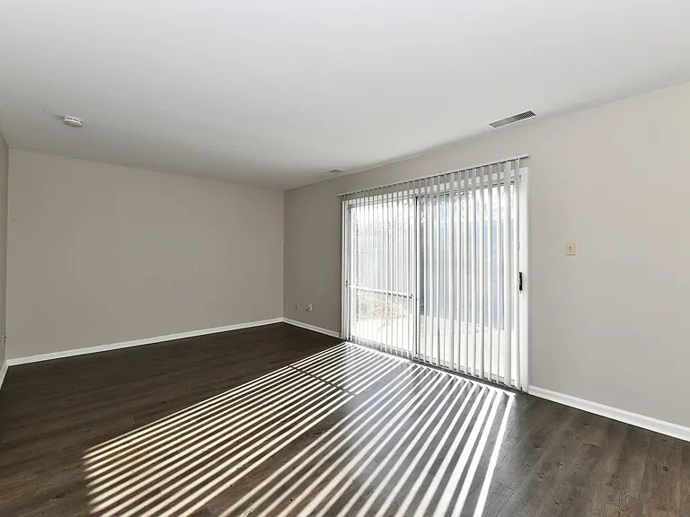 Park Lane Apartments — Photo 57