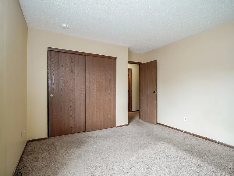 2510-2512 Thimbleberry Rd — Photo 7