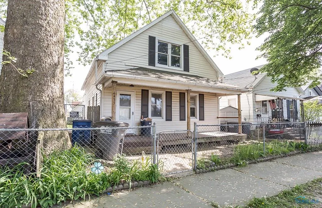 1435 Colburn St photo 1